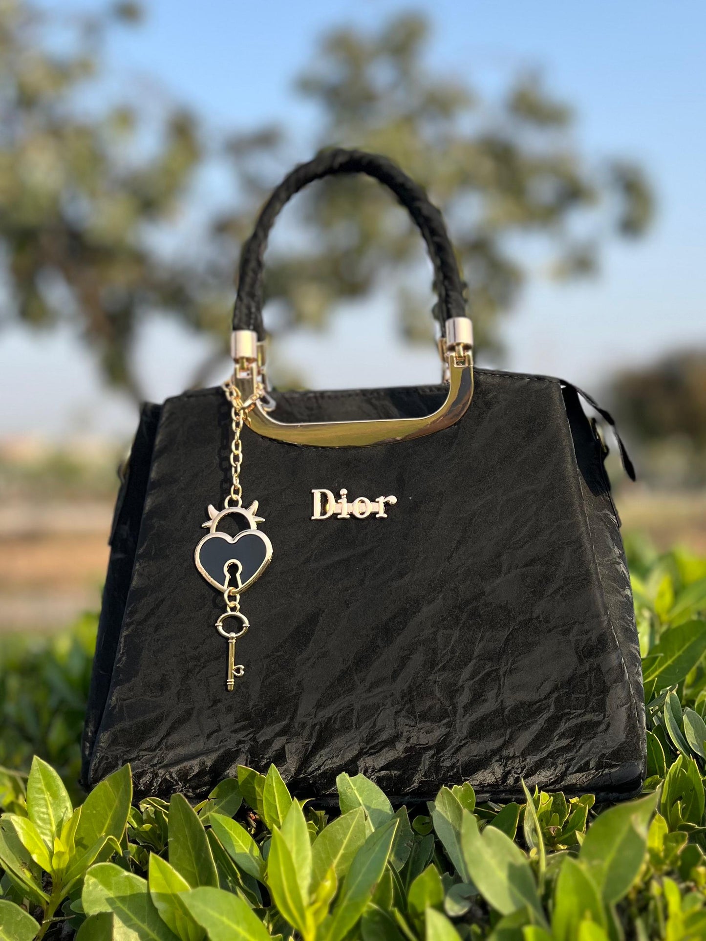 Premium Women Handbag – Elegant Designer Style Tote (6 Colors Available)